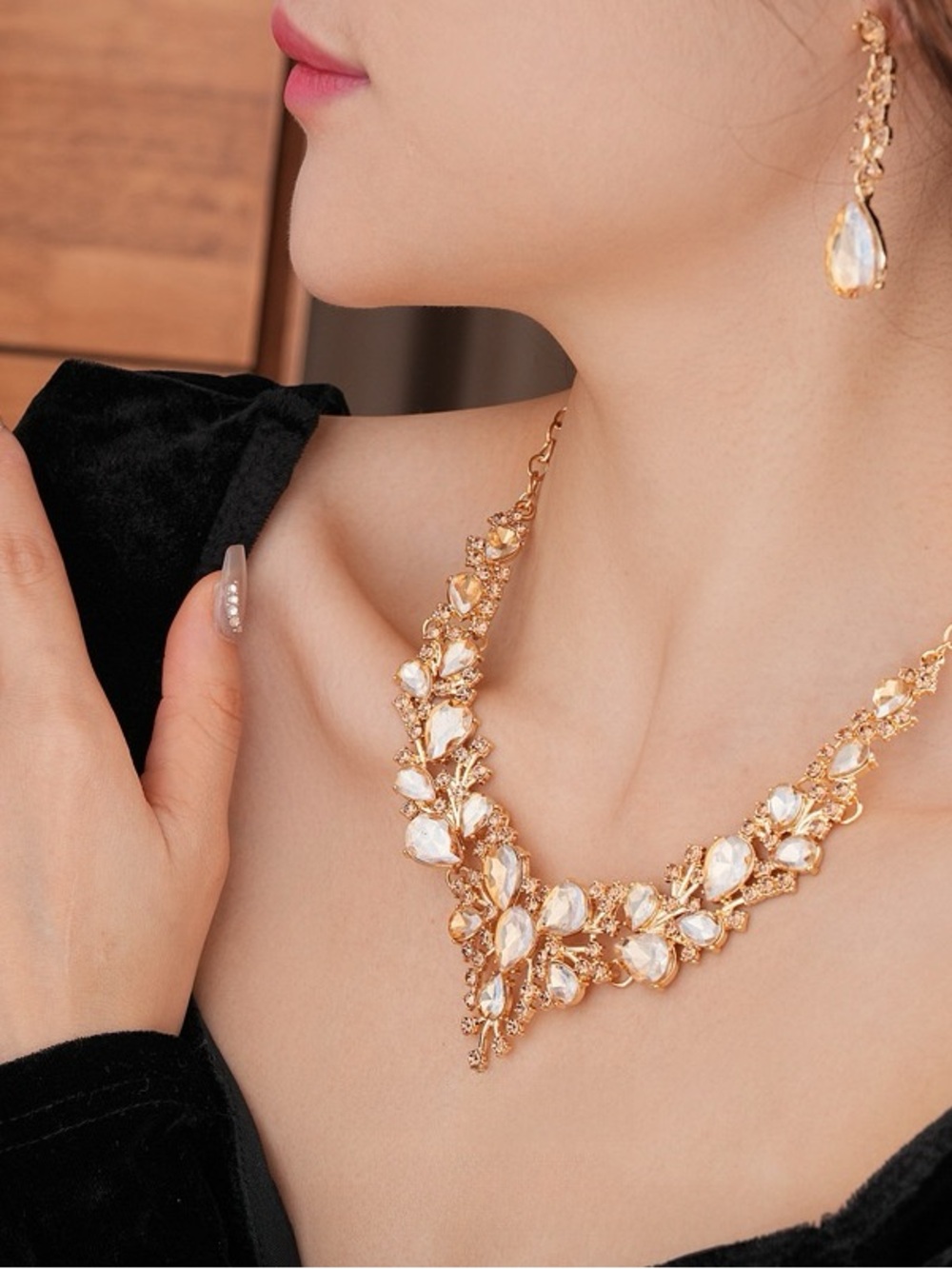 Bridal Jewelry BIG STATEMENT Pieces Glass Alloy Teardrop Necklace and Earrings - Picture 2 of 9